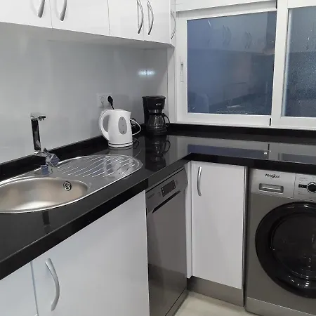Adoorable Center Апартаменты Малага