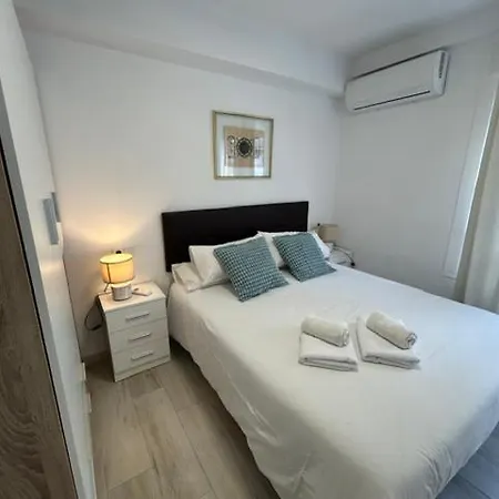 Adoorable Center Апартаменты Малага